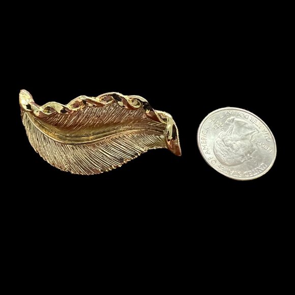 Gerrys Brooch Feather Gold Tone Leaf Pin Vintage - Picture 2 of 7